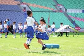 足球曝巴黎双星关系紧张，更衣室氛围引担忧